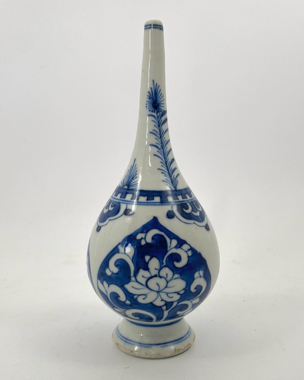 Chinese porcelain rosewater sprinkler, c. 1700. Kangxi Period.