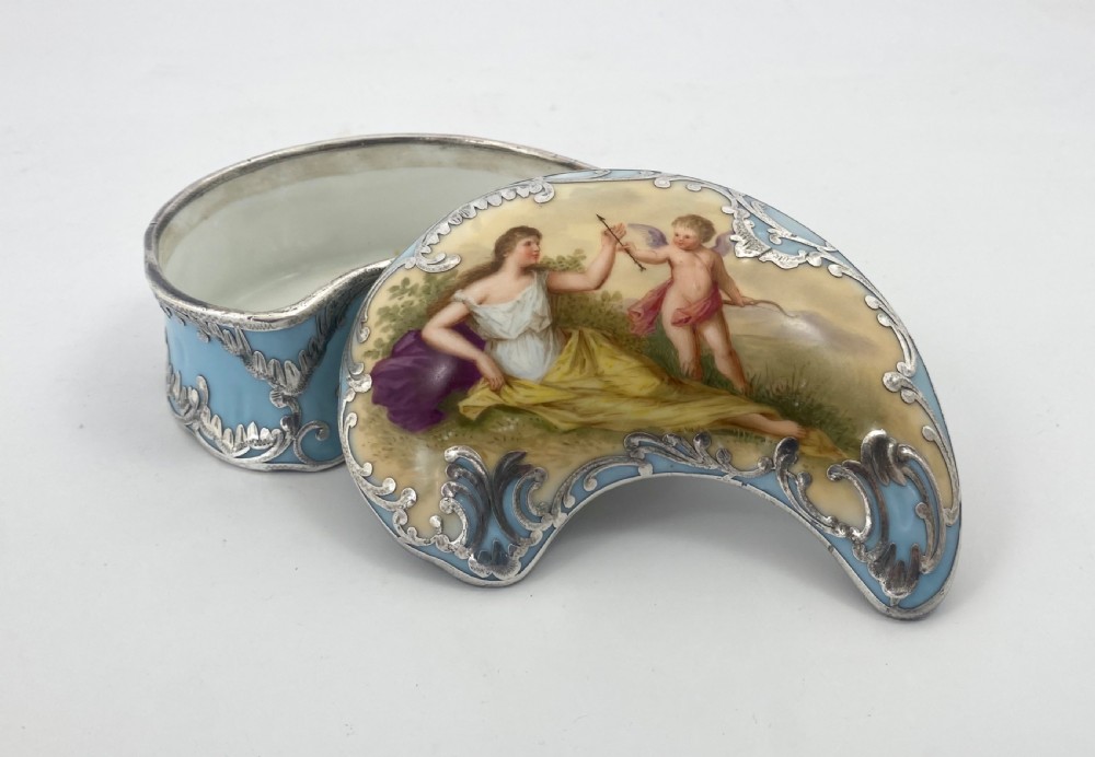 French silver mounted porcelain box. Venus & Cupid, c. 1900. View VII