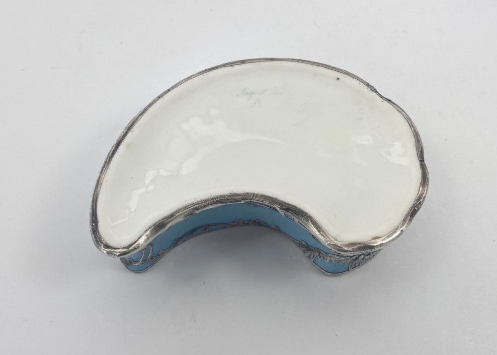 French silver mounted porcelain box. Venus & Cupid, c. 1900. View VIII