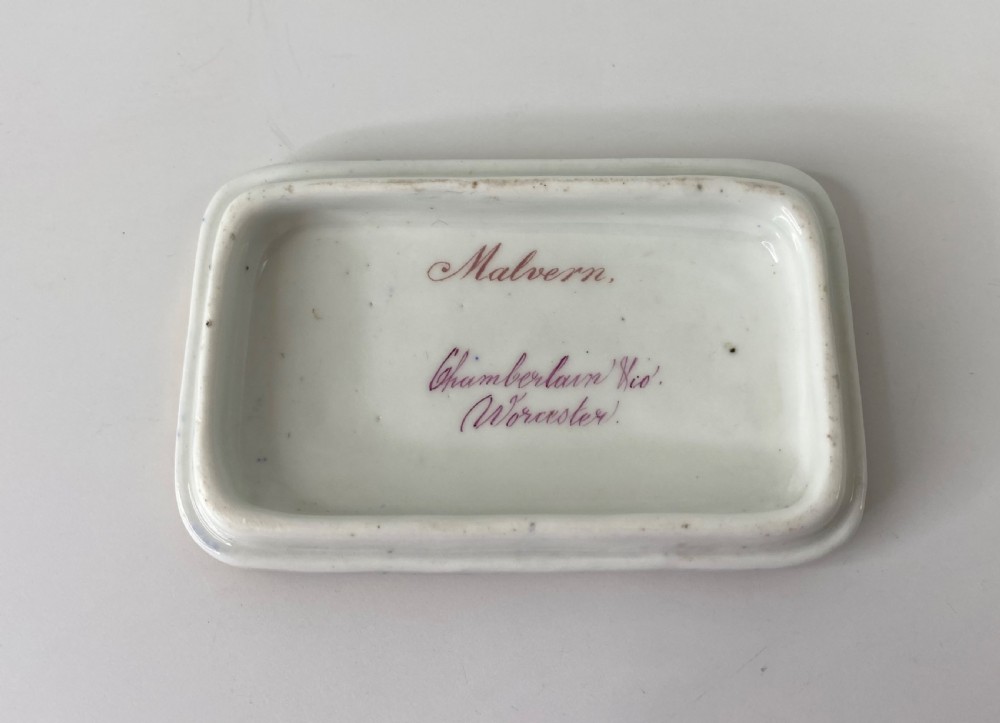 Chamberlain Worcester porcelain box, ‘Malvern’, c. 1840. View III
