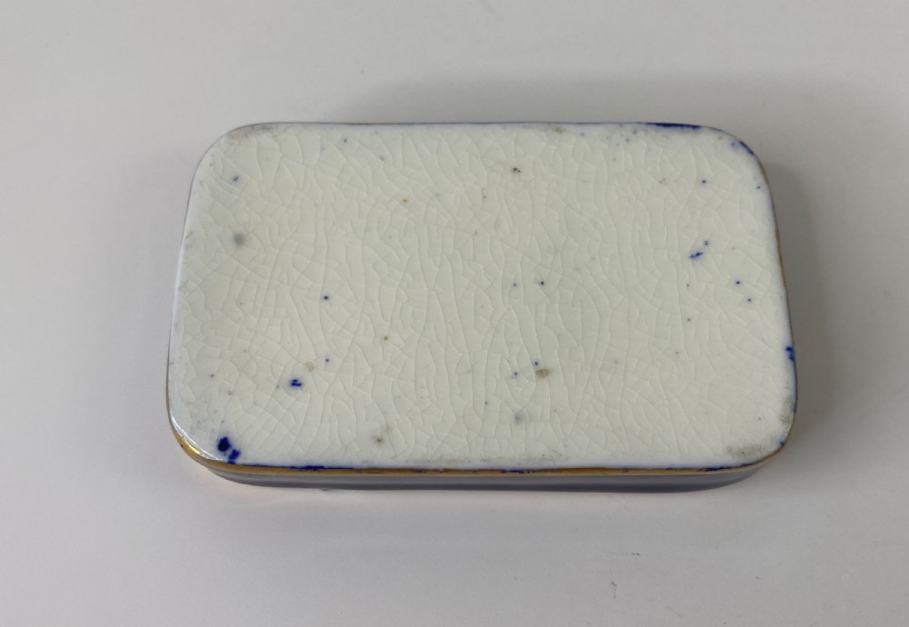 Chamberlain Worcester porcelain box, ‘Malvern’, c. 1840. View VI