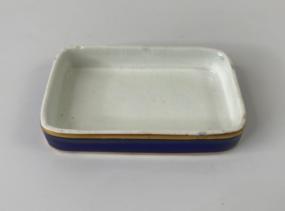 Chamberlain Worcester porcelain box, ‘Malvern’, c. 1840. View VII