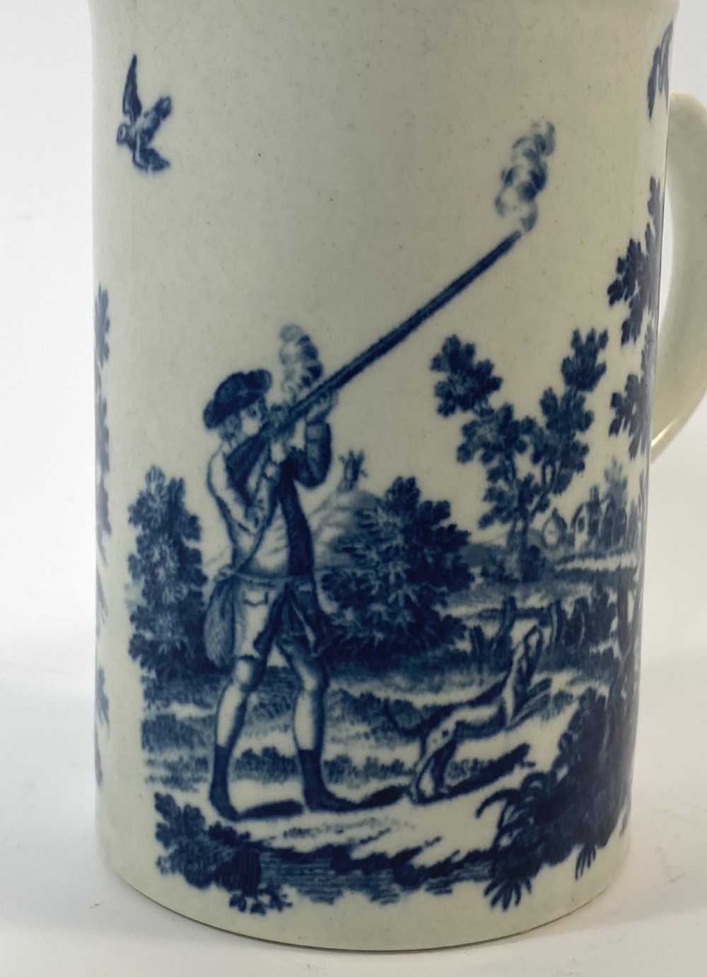 Worcester porcelain Hunting mug, c. 1775. View III