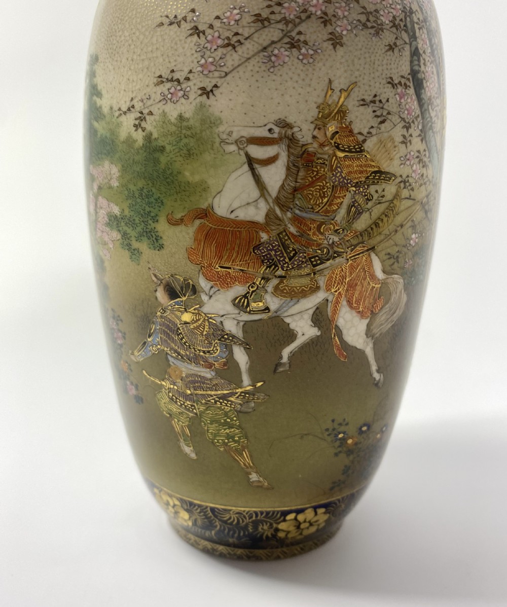 Pair Satsuma pottery vases. Kinkozan. Meiji Period. View V