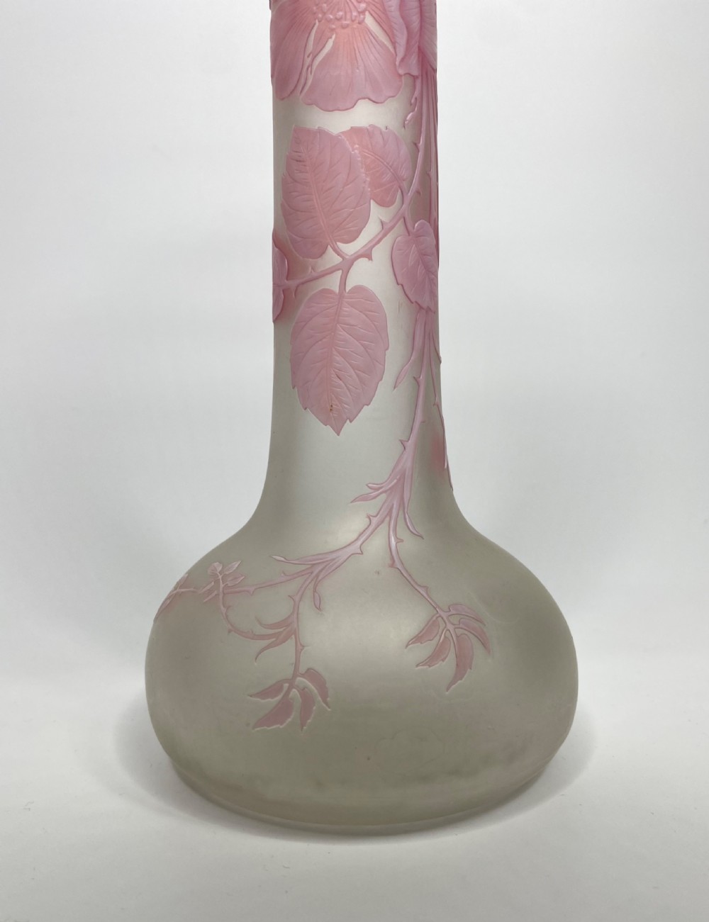 Thomas Webb & Sons cameo glass vase, c. 1880 View III