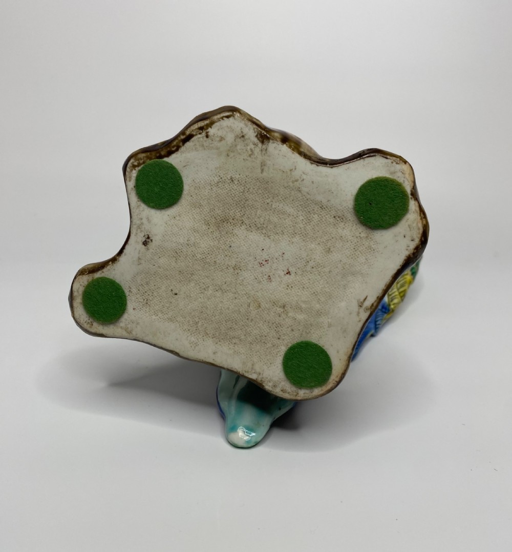 Kutani porcelain parrot, c. 1890. Meiji Period. View VI