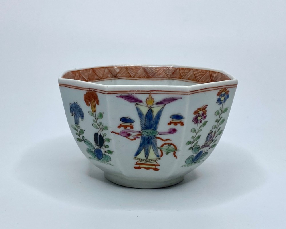 Worcester octagonal teabowl and saucer, famille verte, c. 1753. View IX