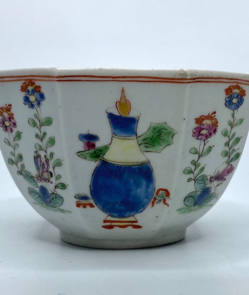 Worcester octagonal teabowl and saucer, famille verte, c. 1753. View XIII