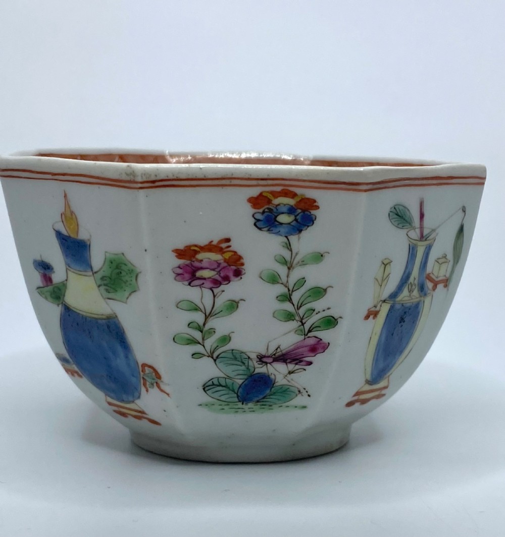 Worcester octagonal teabowl and saucer, famille verte, c. 1753. View XIV