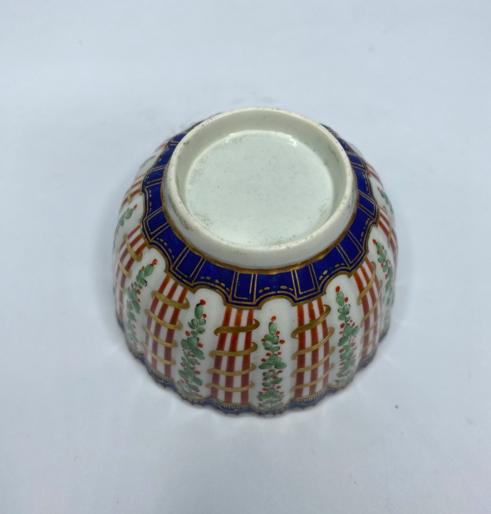 Worcester porcelain  tea bowl  Hop Trellis pattern, c. 1770. View III