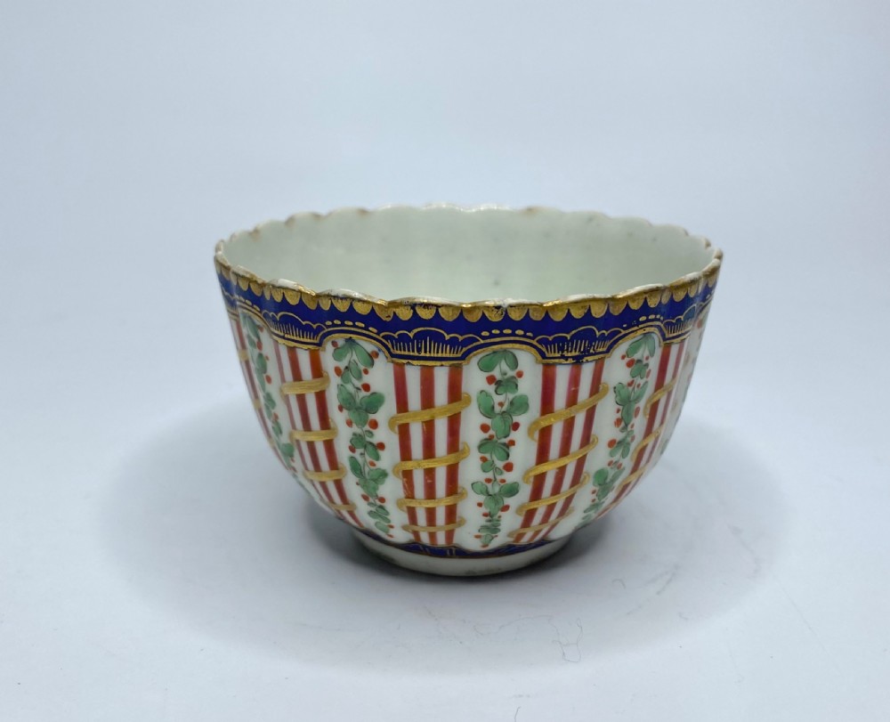 Worcester porcelain  tea bowl  Hop Trellis pattern, c. 1770. View IV