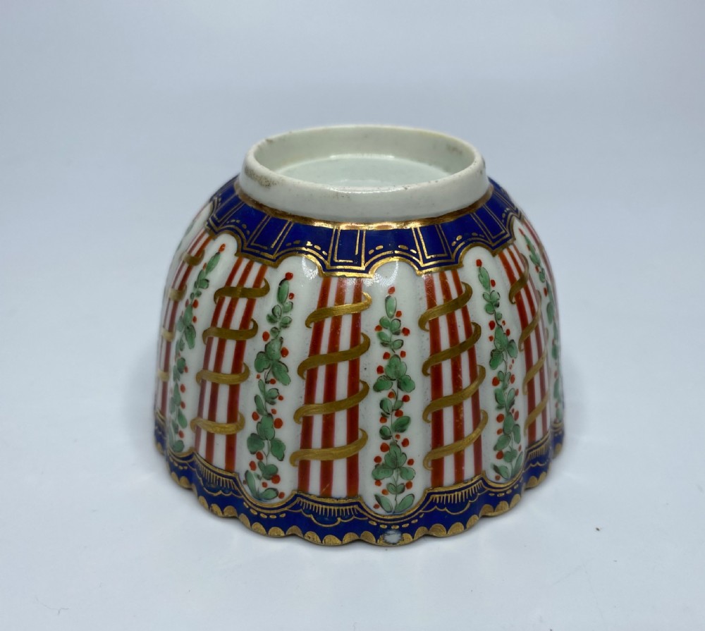 Worcester porcelain  tea bowl  Hop Trellis pattern, c. 1770. View V