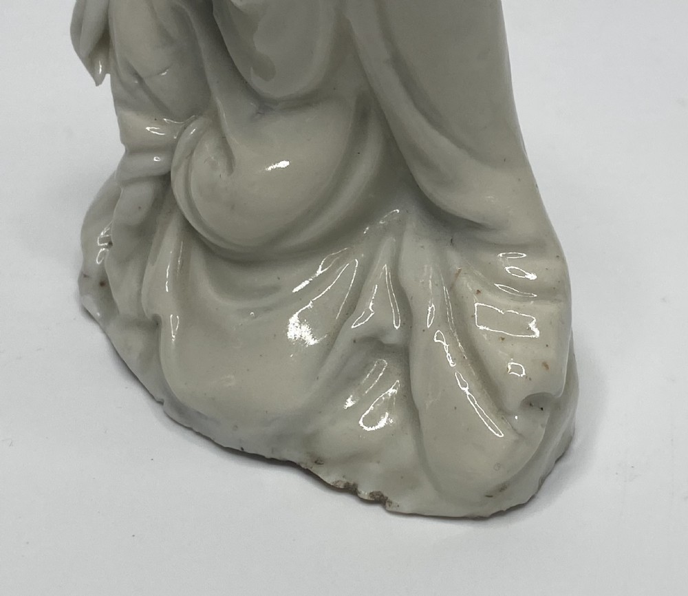 Chinese blanc de chine Guanyin, 17th C. Kangxi Period. View X