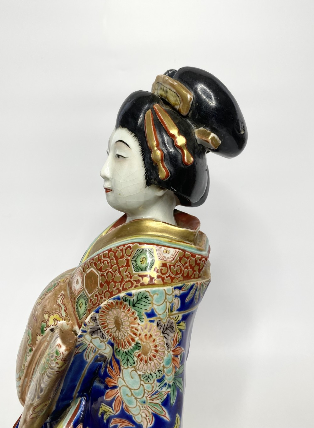 Kutani porcelain Bijin, Meiji Period. View XI