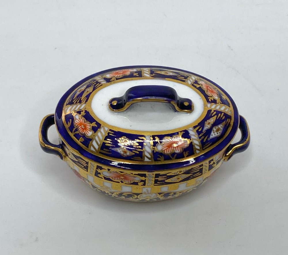 Royal Crown Derby miniature fish kettle, d. 1920. View II