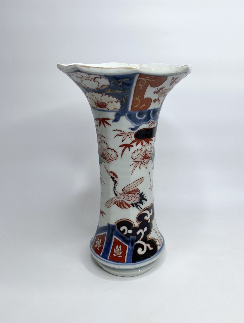 Pair of Japanese Imari vases, c. 1700, Genryoku Period View III