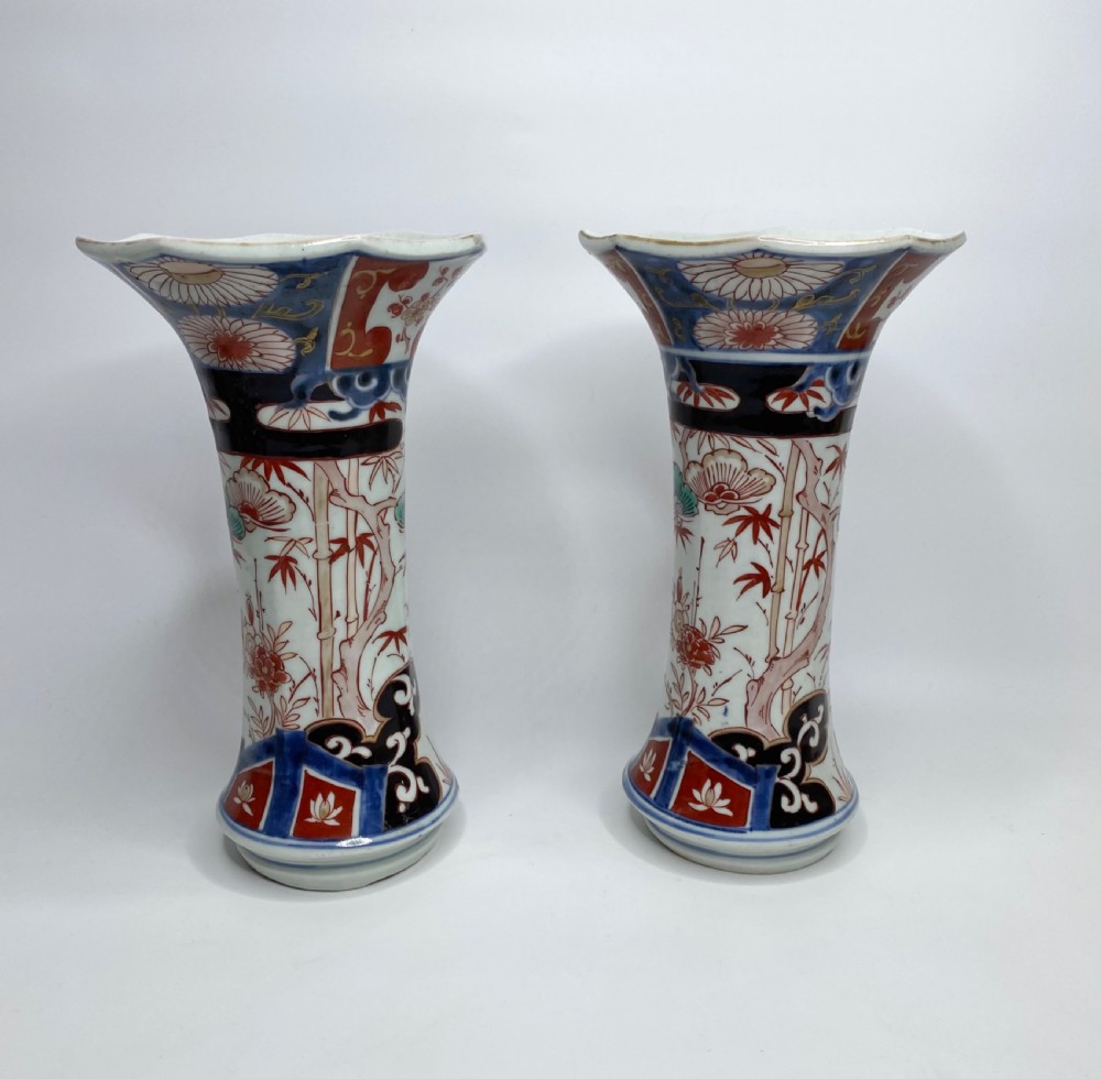 Pair of Japanese Imari vases, c. 1700, Genryoku Period View IV