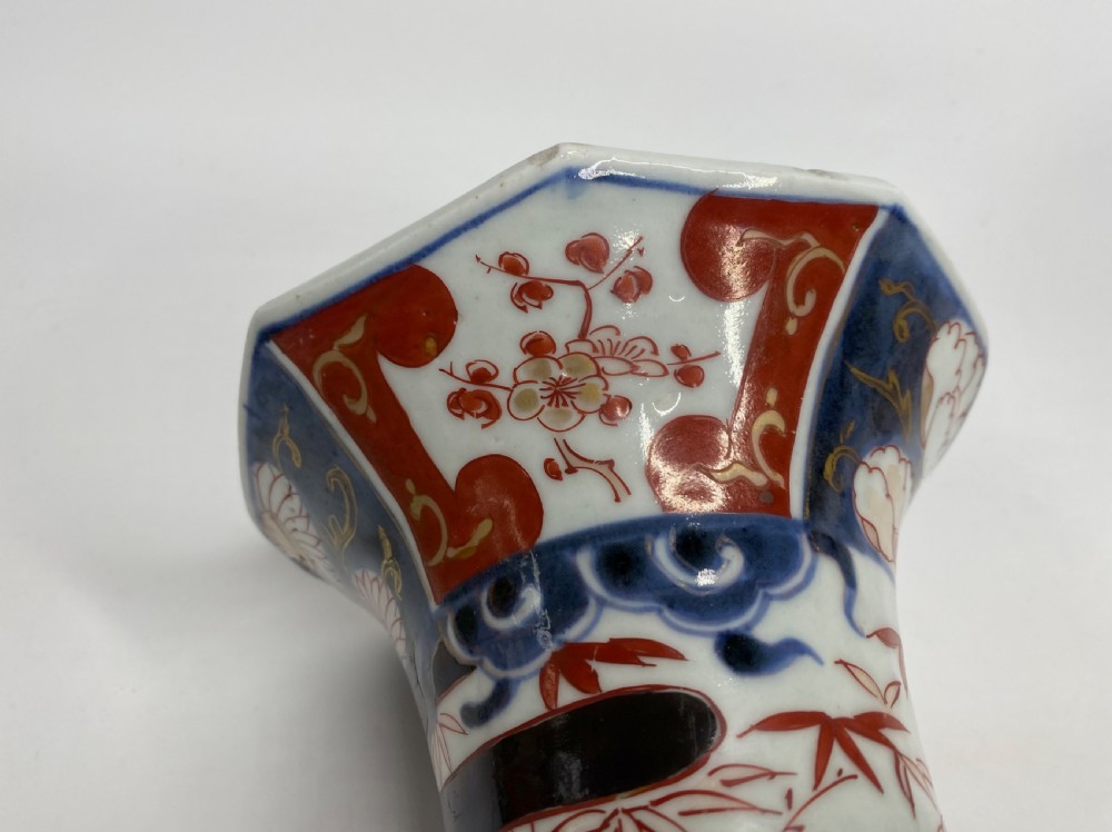 Pair of Japanese Imari vases, c. 1700, Genryoku Period View XIV