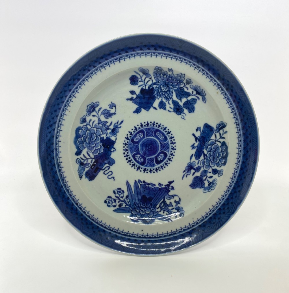 Chinese porcelain Fitzhugh pattern plate, c. 1790. 