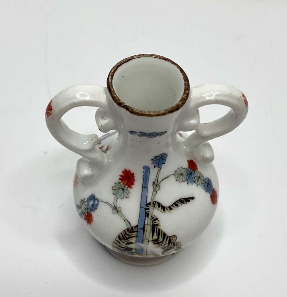 Meissen miniature Kakiemon vase, c. 1735. View VI