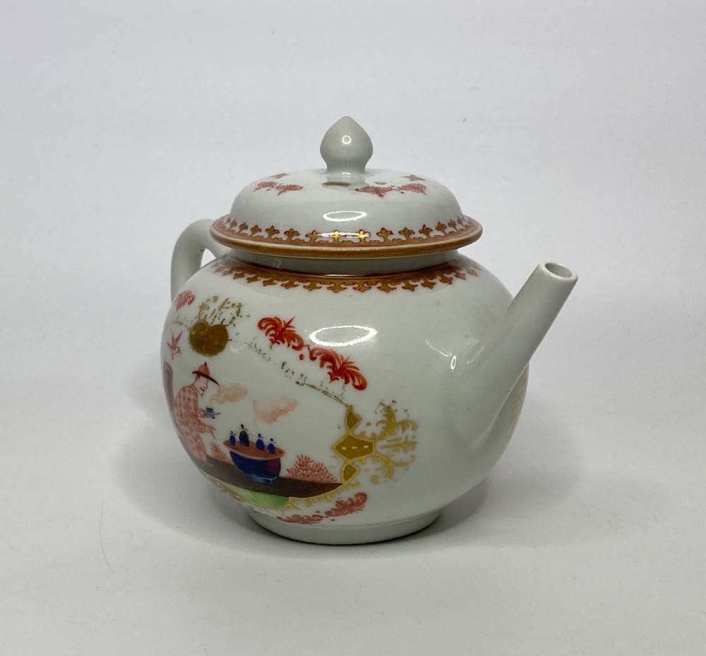Chinese porcelain teapot, Meissen style, c. 1750. Qianlong Period. View IV
