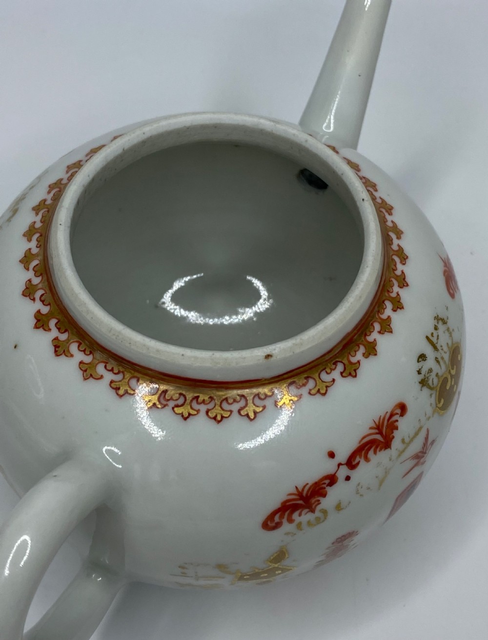 Chinese porcelain teapot, Meissen style, c. 1750. Qianlong Period. View X