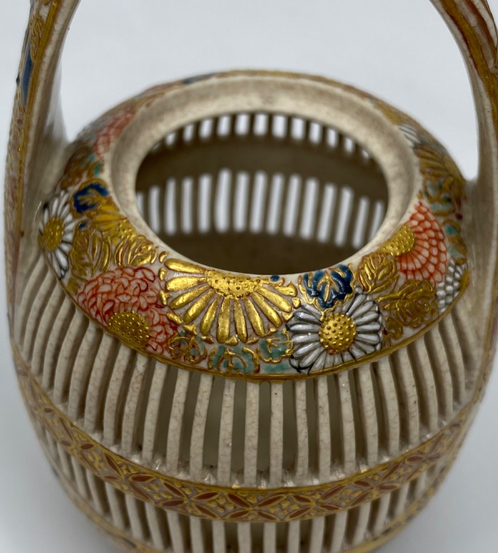 Imperial Satsuma cricket cage, Japan, c. 1880, Meiji Period. View XIII