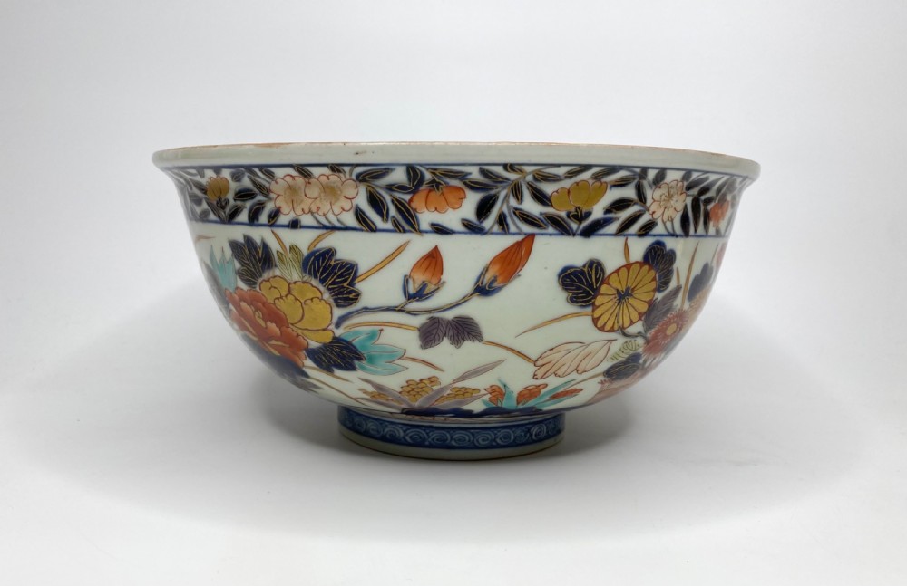 Japanese porcelain Imari bowl, c. 1700, Genroku Period. View V