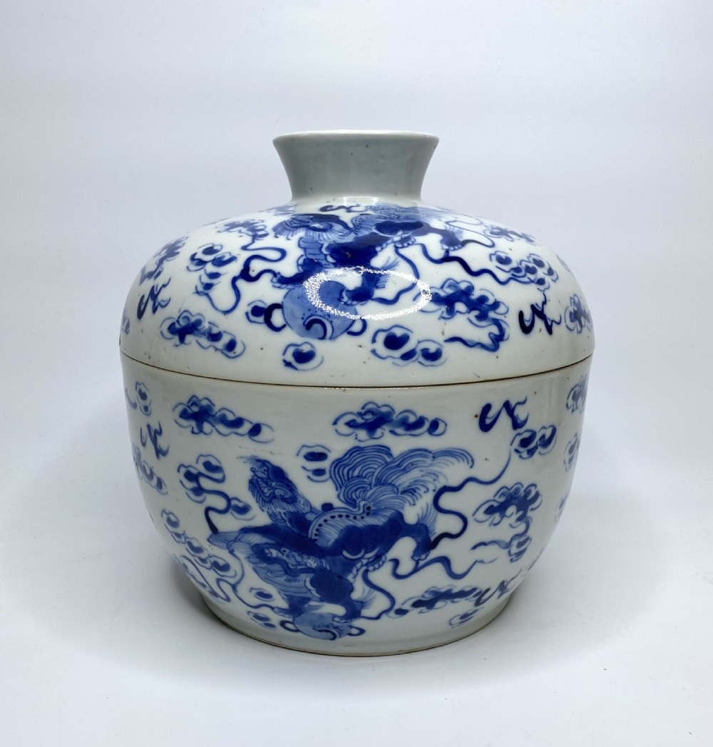 Chinese porcelain bowl & cover, Foo Dogs, c. 1880, Qing Dynasty.