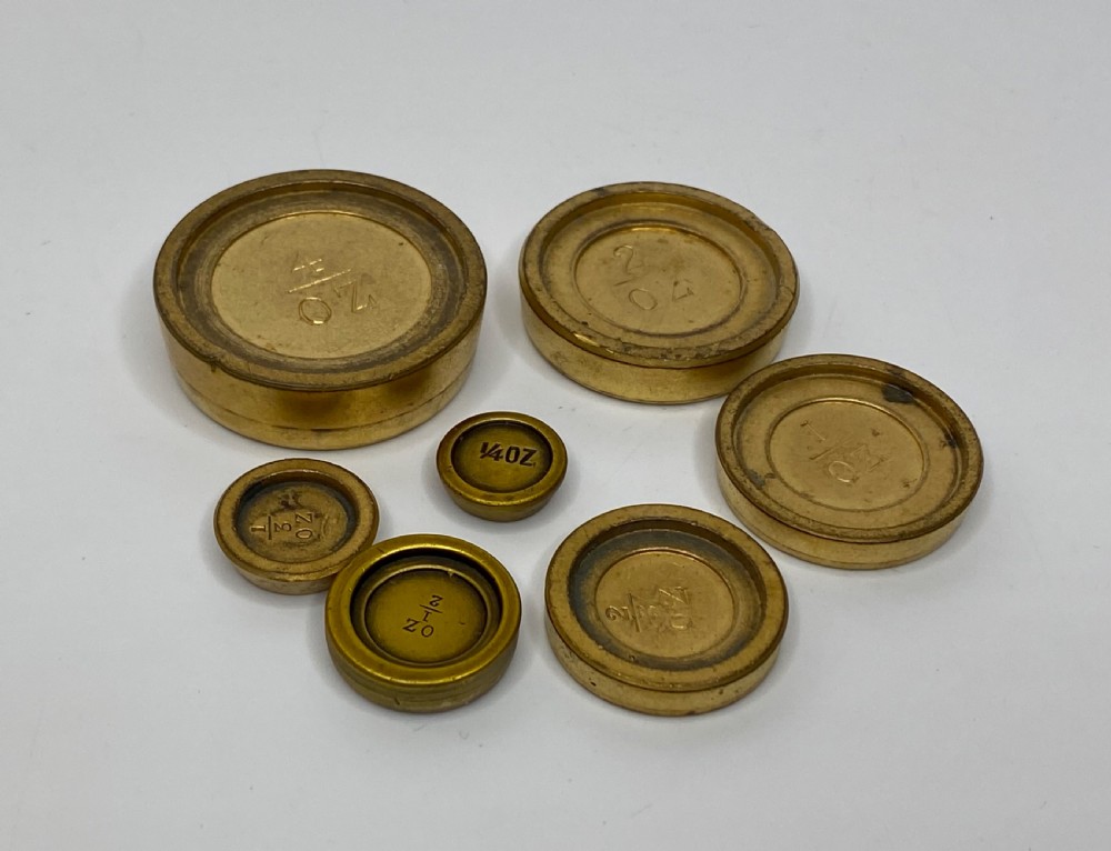 Malachite postal scales, Halstaff & Hannaford, London, c. 1850. View VIII