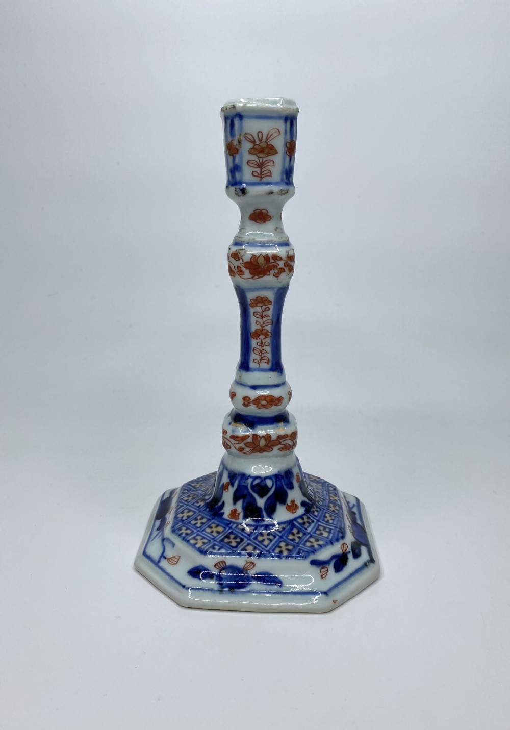 Chinese Imari candlesticks, c. 1720, Kangxi Period. View VIII
