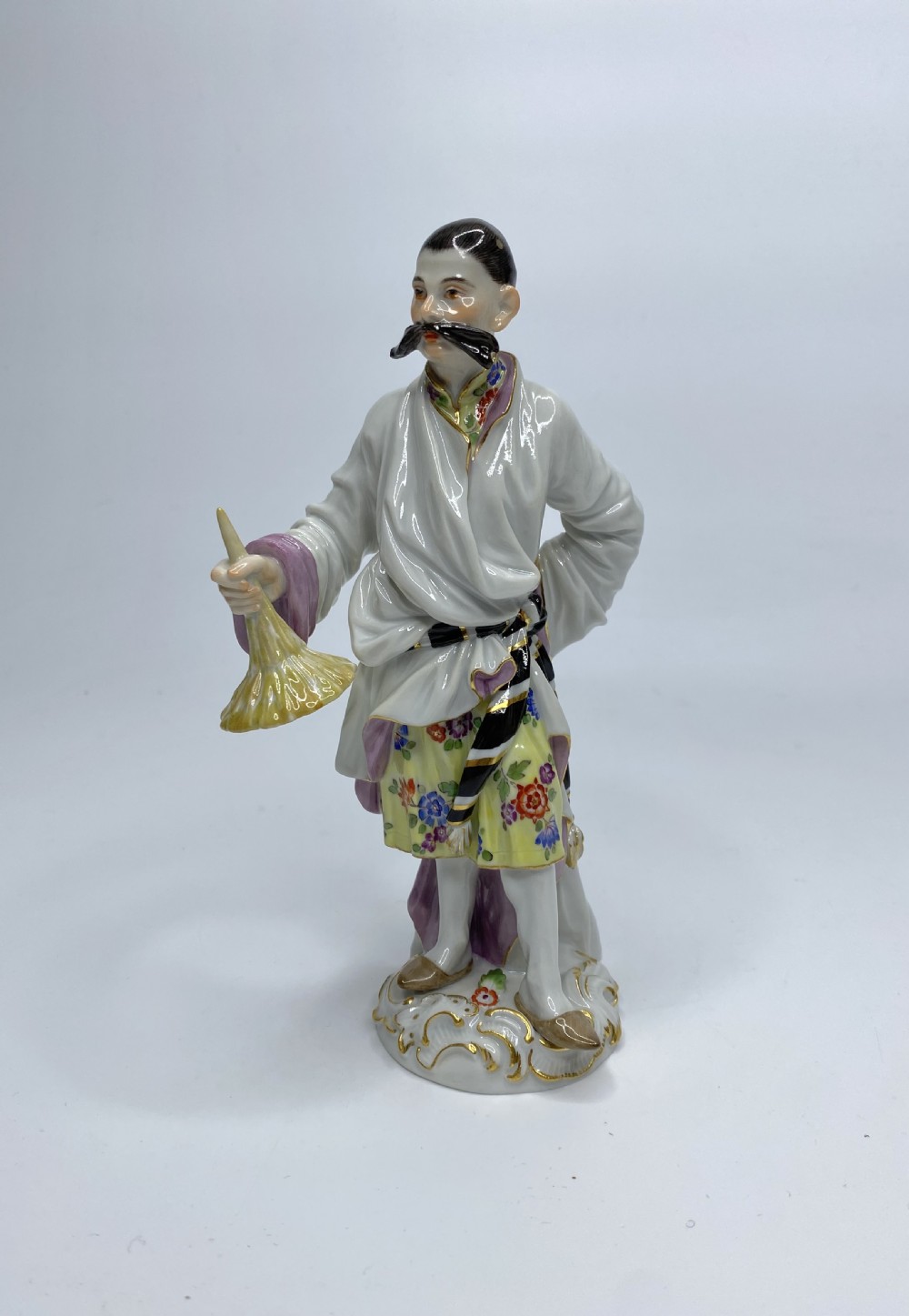 Pair Meissen figure Japanese Couple, c. 1930. View II