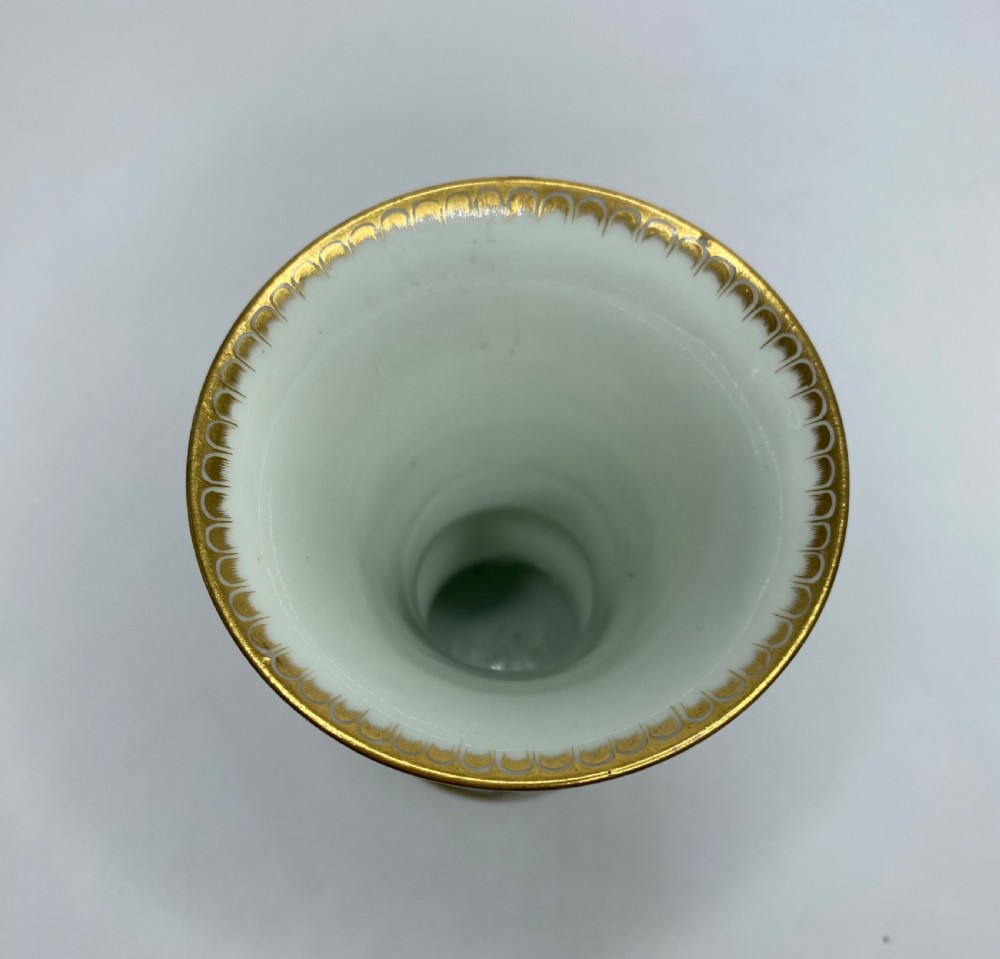 Worcester porcelain vase, Fancy Birds, c. 1770. View XI