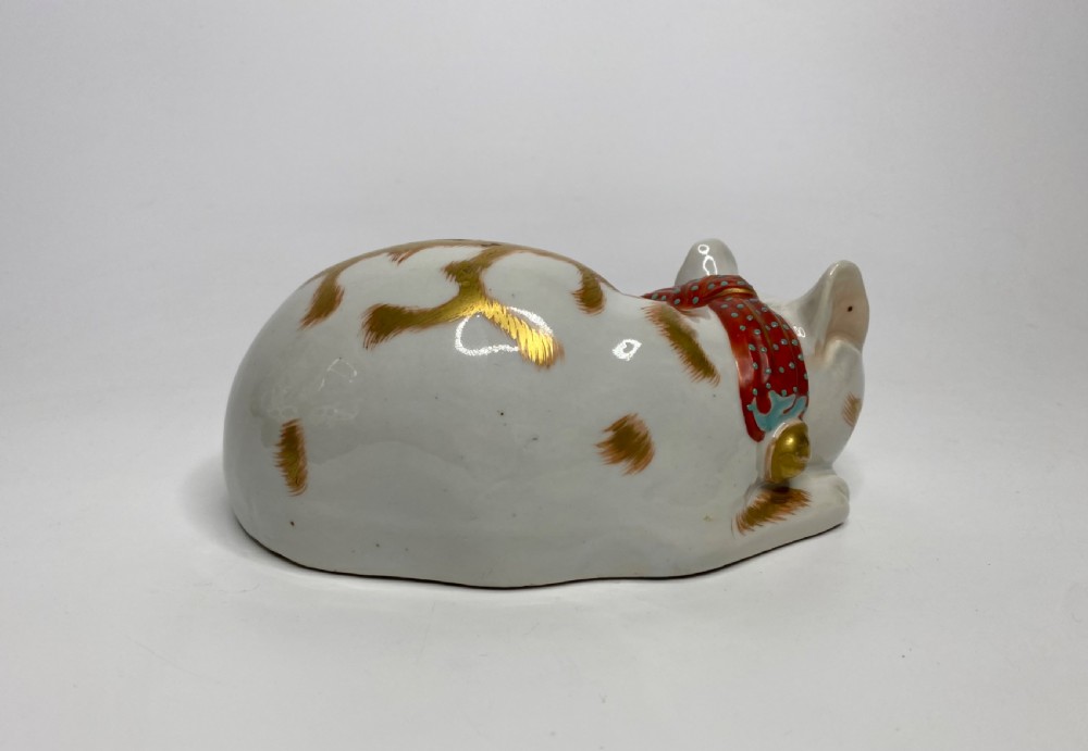 Kutani porcelain okimono of a cat, Japan, Meiji Period. View III