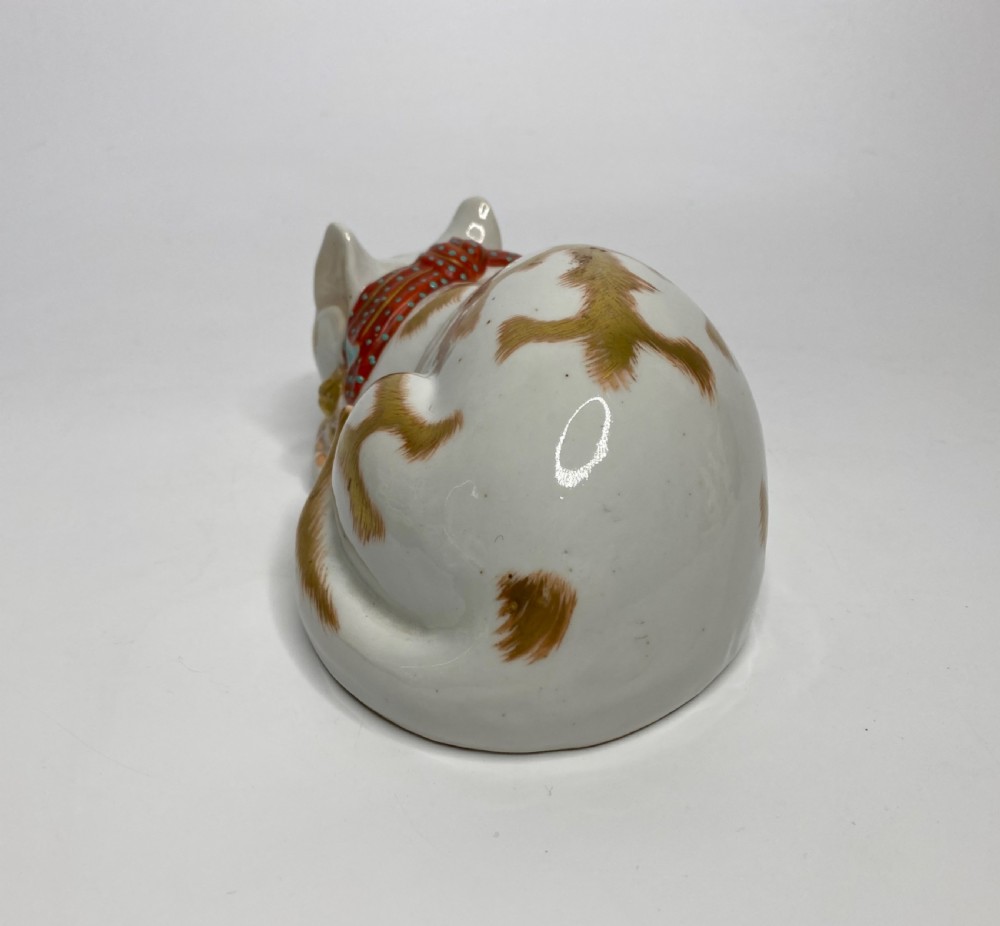 Kutani porcelain okimono of a cat, Japan, Meiji Period. View IV