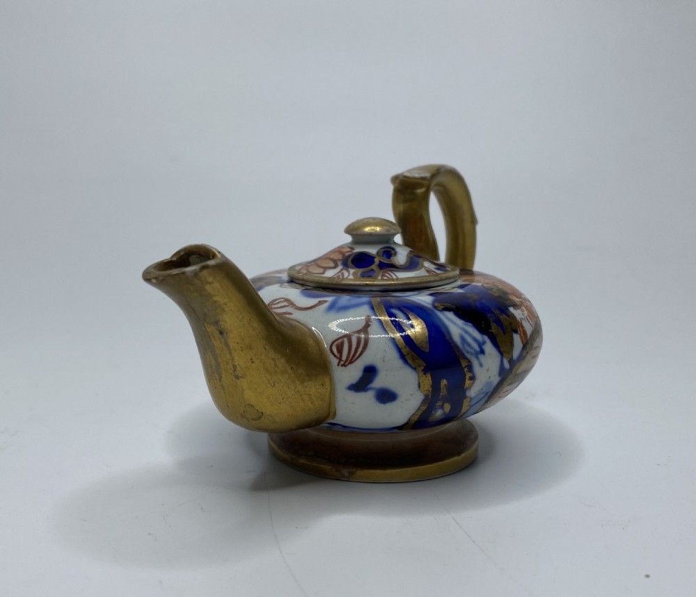 Masons Ironstone miniature teapot, c. 1810. View II