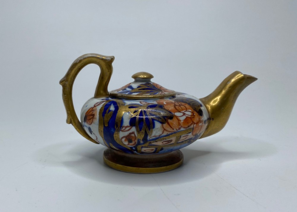 Masons Ironstone miniature teapot, c. 1810. View IV