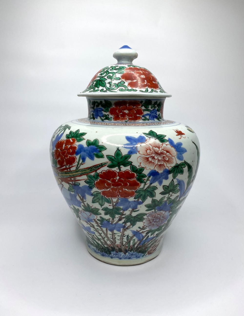 Chinese Wucai jar & cover. Shunzhi Period, c. 1650. View II