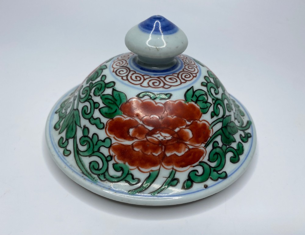Chinese Wucai jar & cover. Shunzhi Period, c. 1650. View XVII
