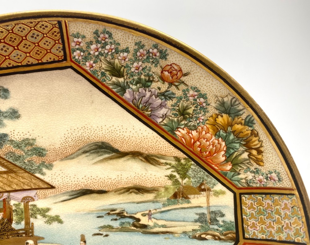 Satsuma pottery plate, Horse Racing, Ryokuzan, Meiji Period. View IV