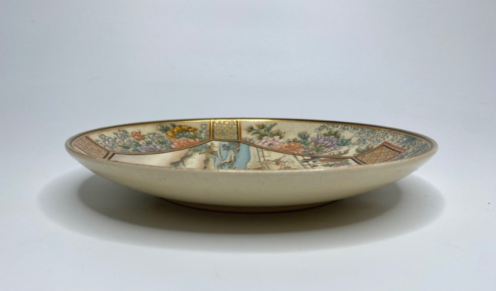 Satsuma pottery plate, Horse Racing, Ryokuzan, Meiji Period. View X