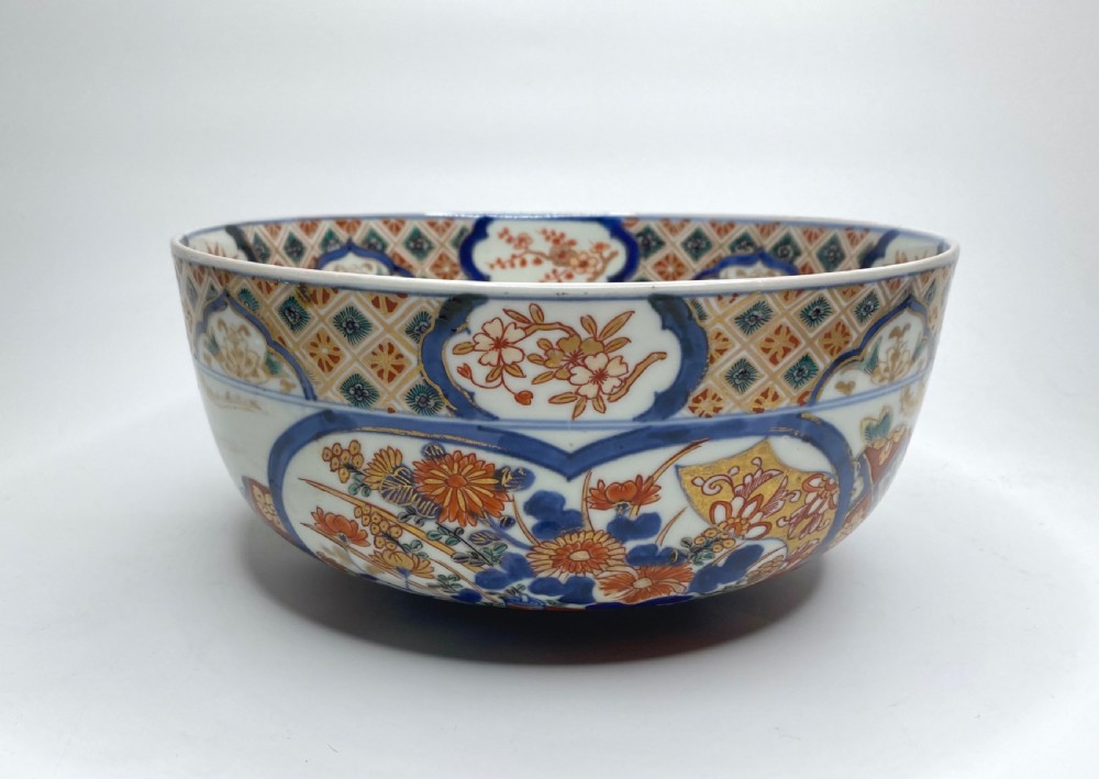 Imari porcelain bowl, c. 1890, Meiji Period. View II