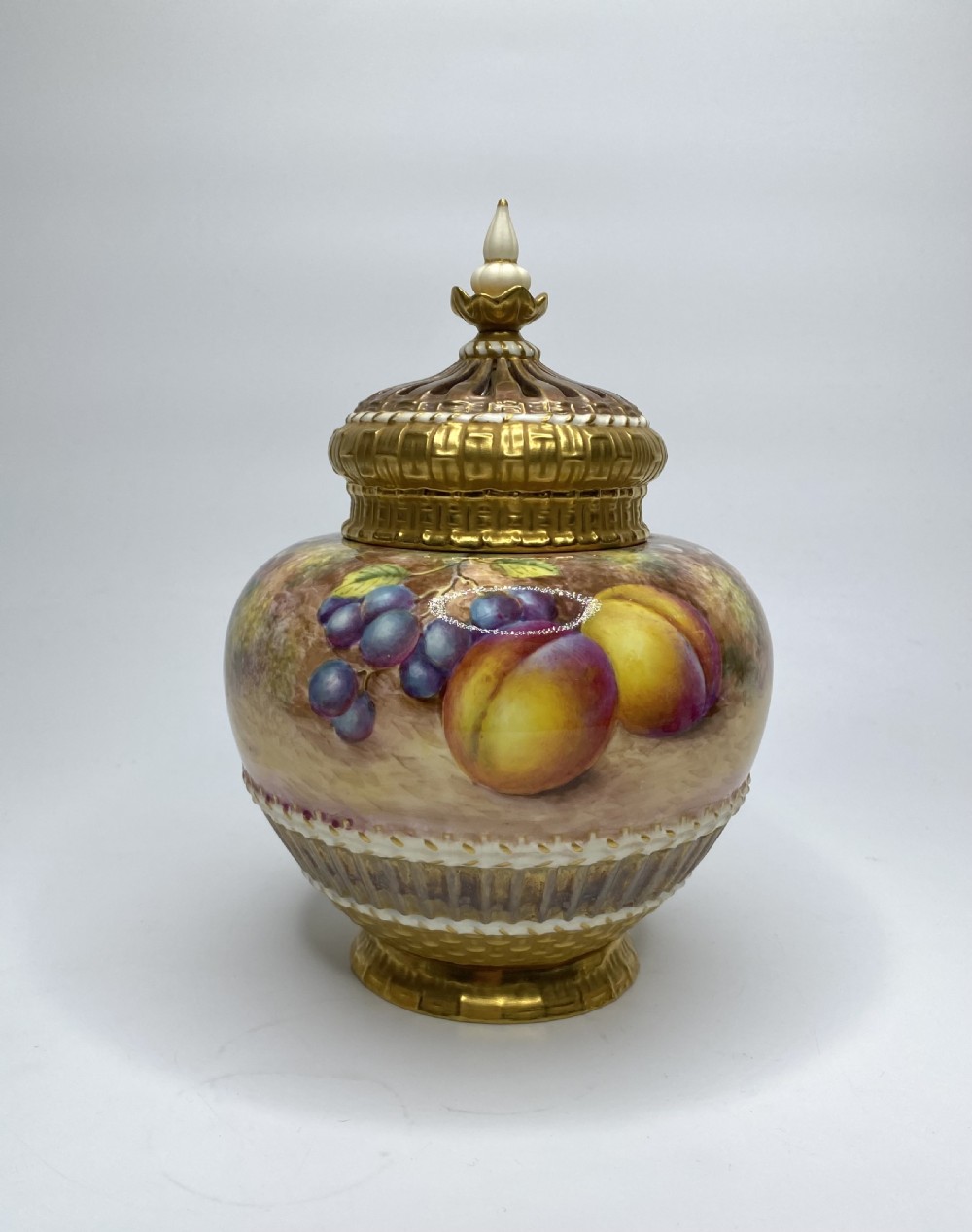 Royal Worcester pot pourri, John Freeman, c. 1960.