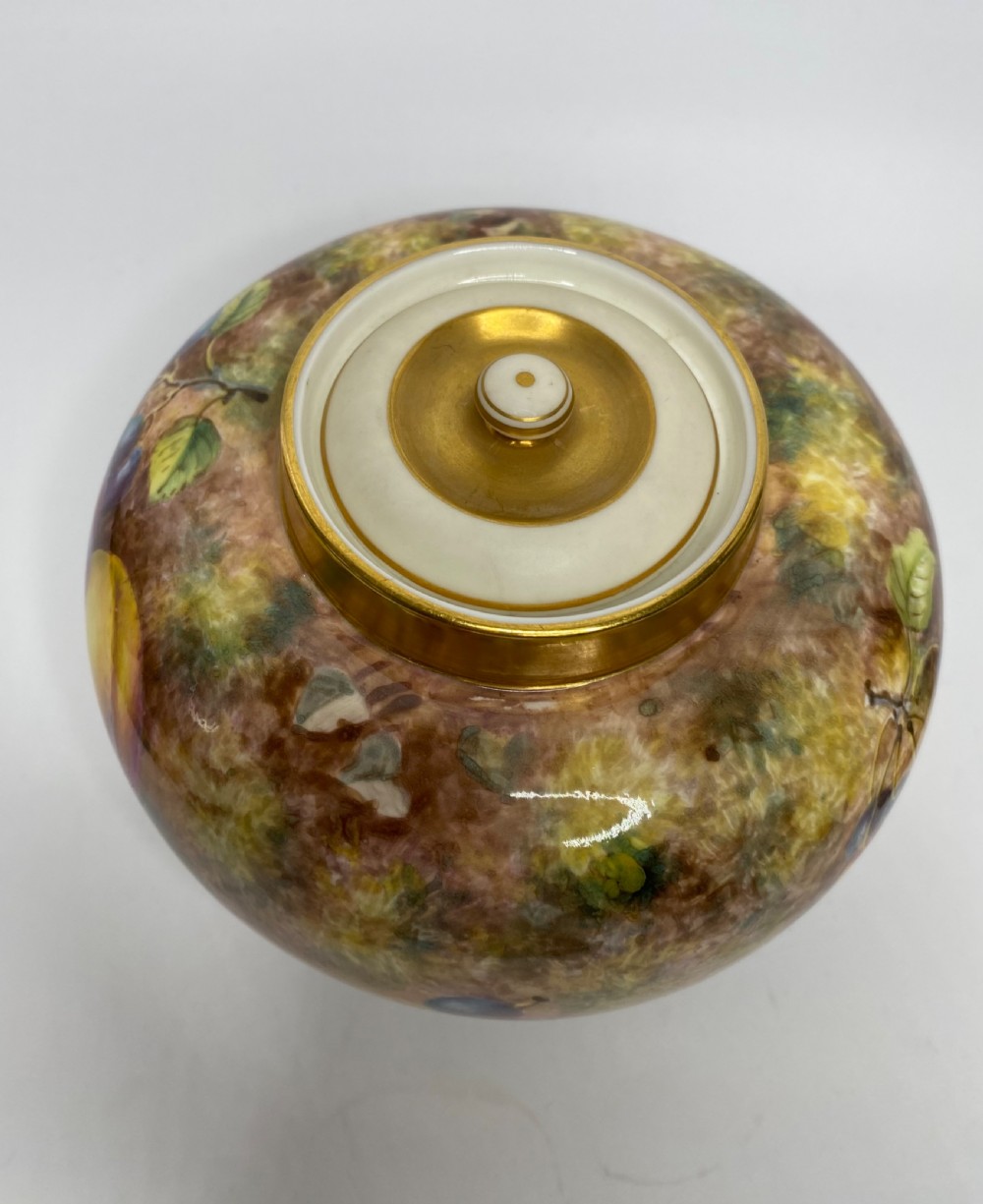 Royal Worcester pot pourri, John Freeman, c. 1960. View VIII