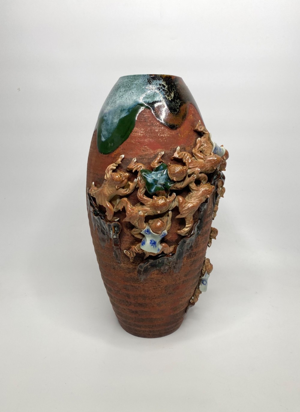 Sumidagawa pottery vase, Ban-Ni, Meiji Period. View II