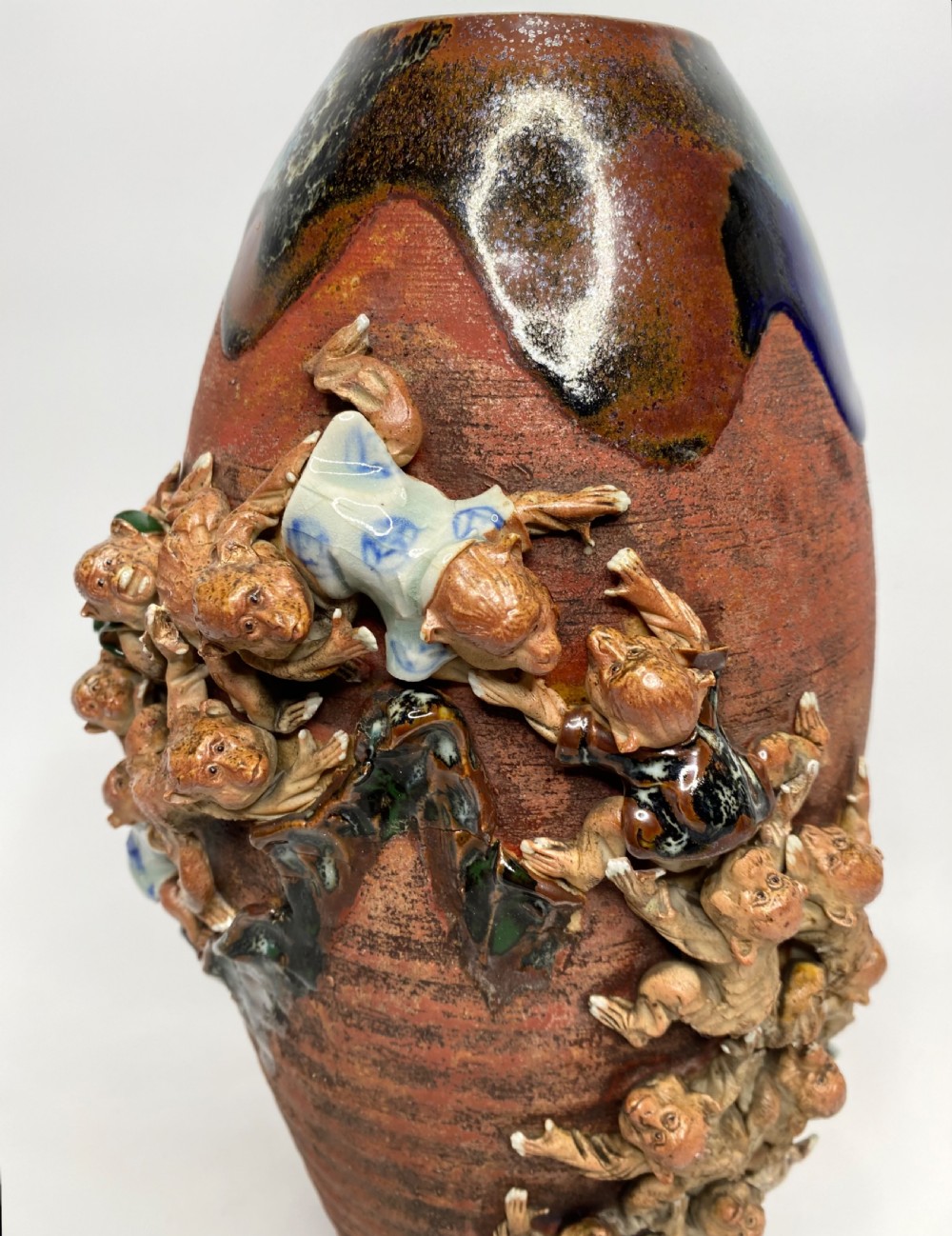 Sumidagawa pottery vase, Ban-Ni, Meiji Period. View VI
