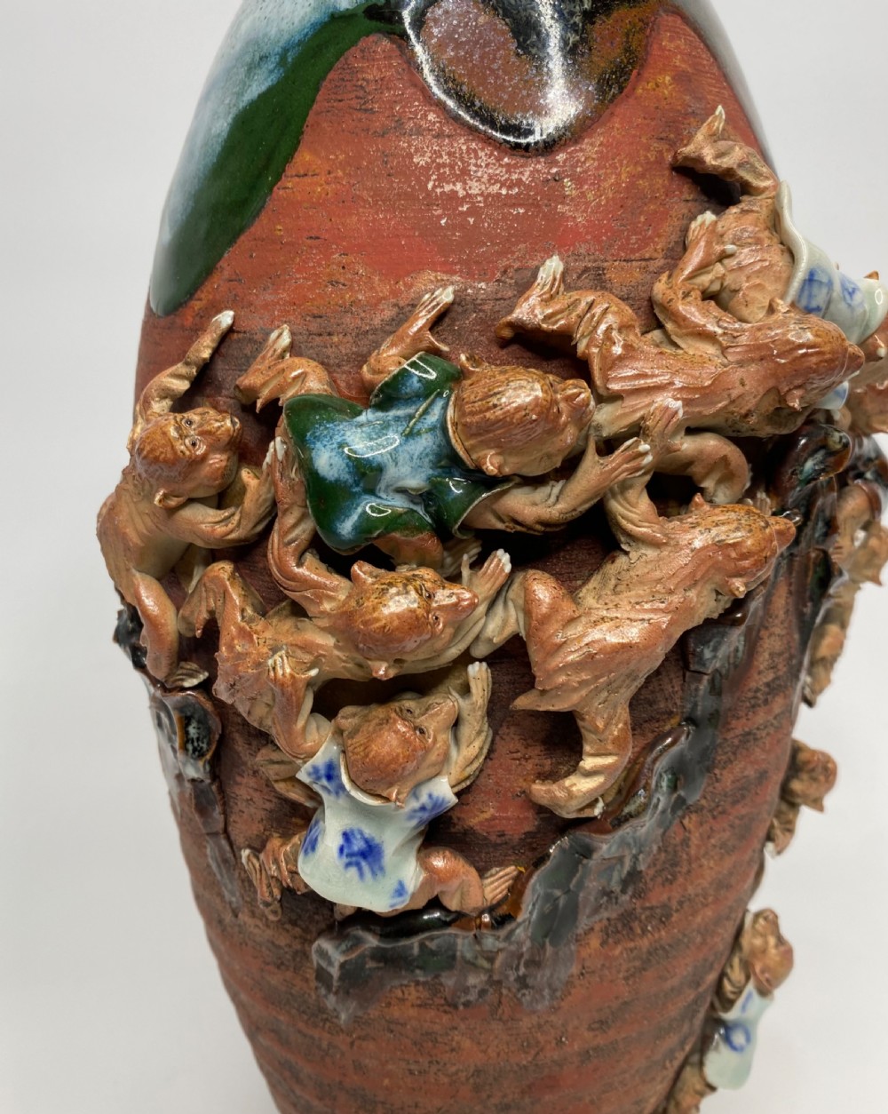 Sumidagawa pottery vase, Ban-Ni, Meiji Period. View VII