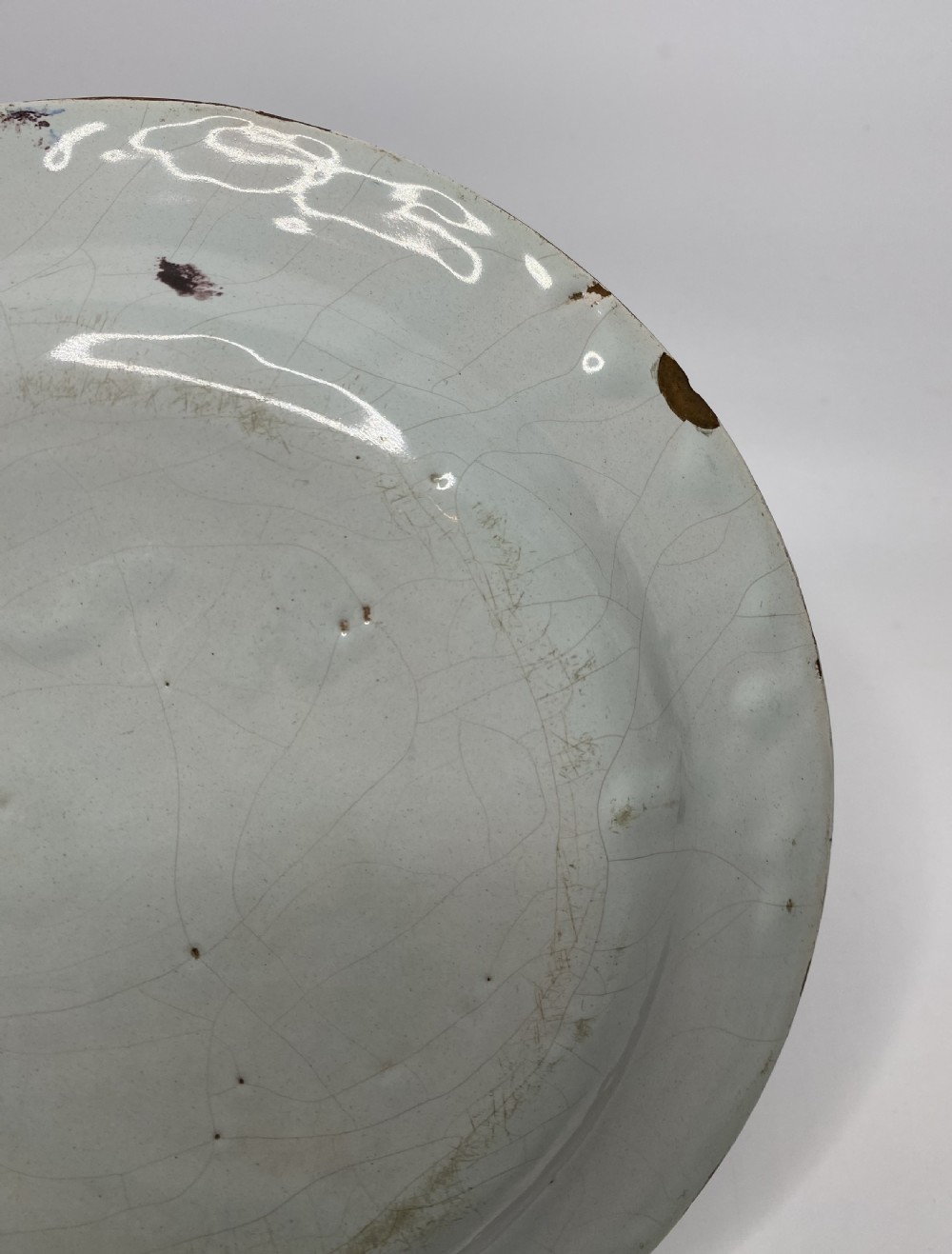 Rare London Delft pancake plate, Long tailed bird, c. 1750. View VII