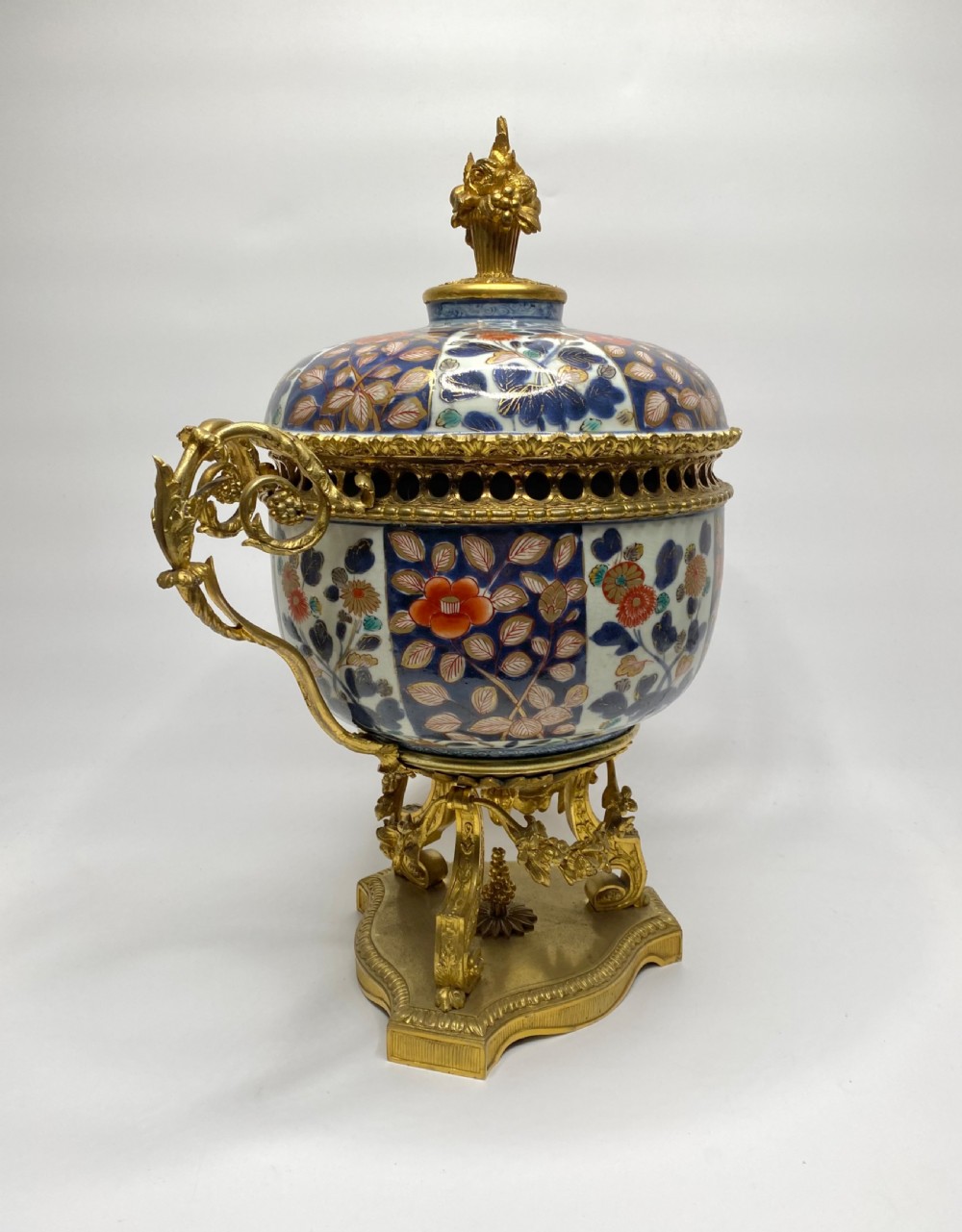 Japanese Imari ormolu mounted bowl & cover, c. 1700. Edo Period. View III