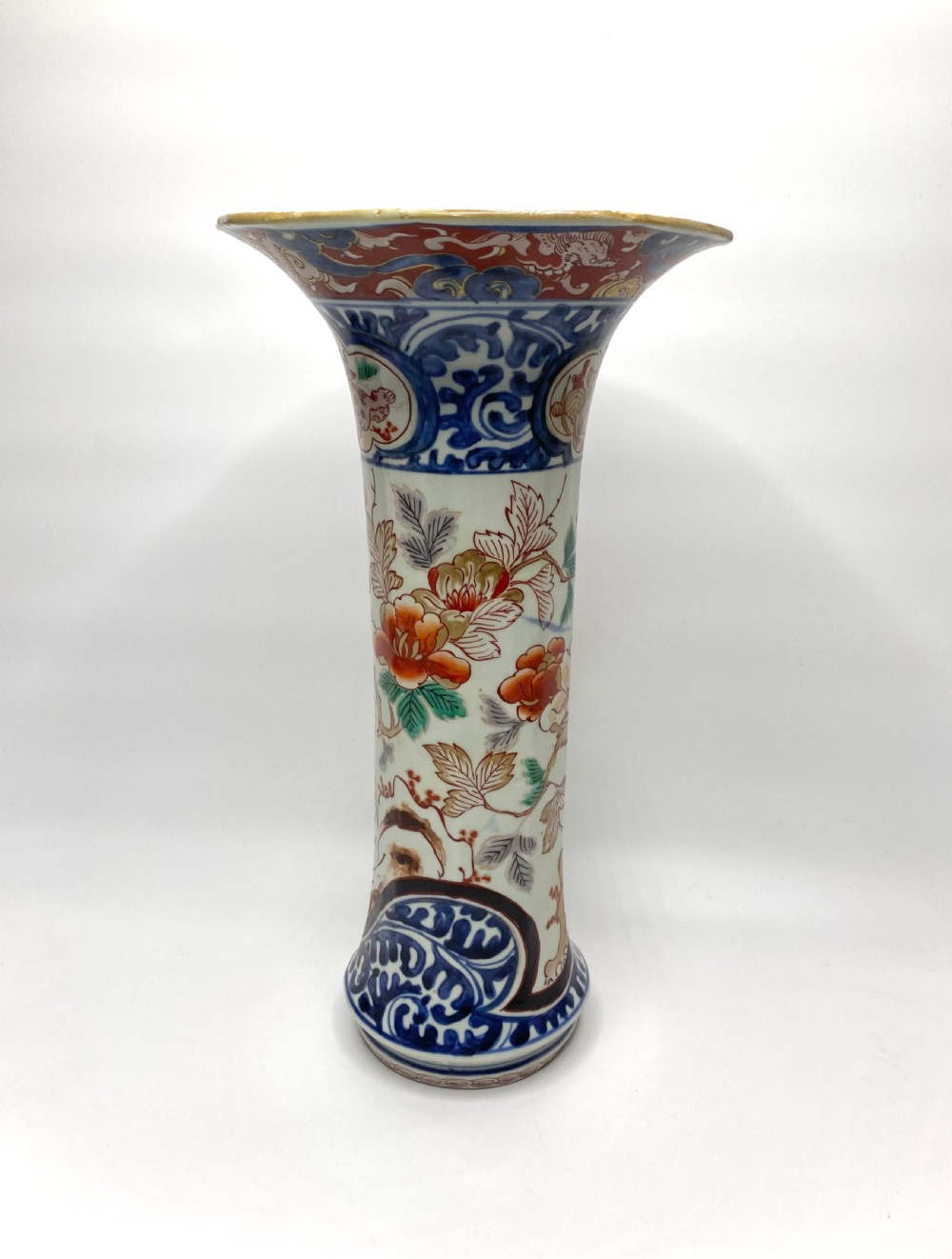 Imari porcelain vase, Arita, Japan, c. 1700. View IV